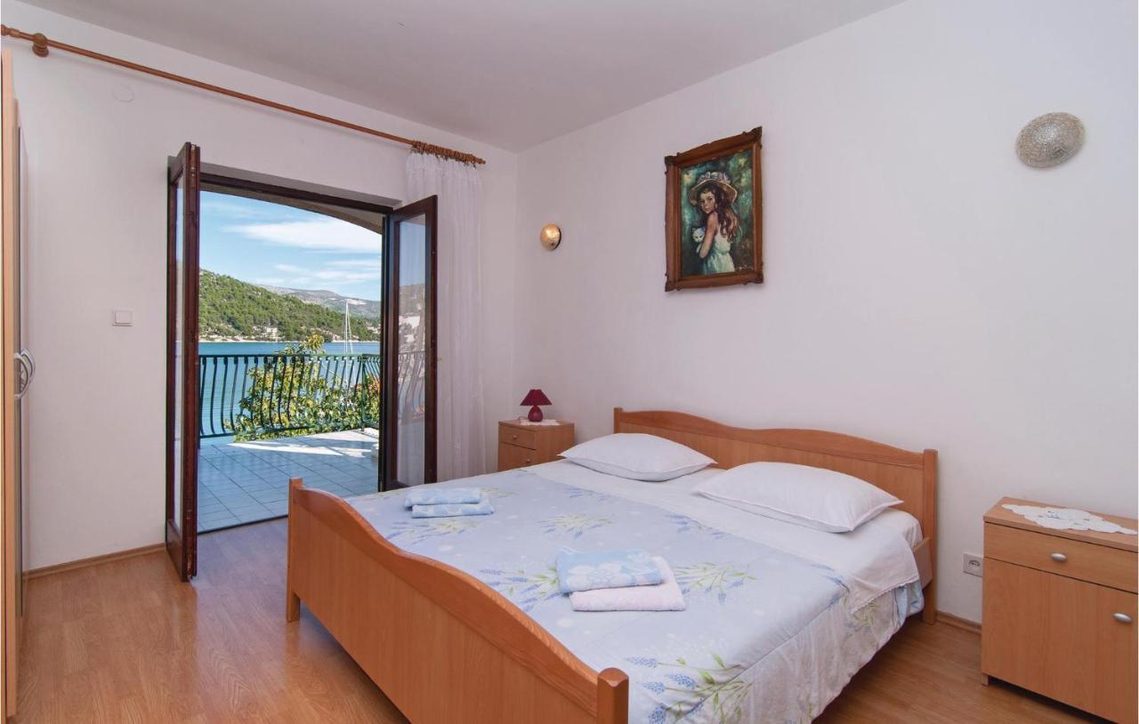 2 Bedroom Cozy Apartment In Маріна Екстер'єр фото